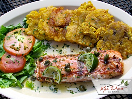 ¡Escápate a la montaña! $20 por 2 Platos principales, a escoger entre: Churrasco Angus a la parrilla con 1 acompañante, Salmón a la parilla en salsa de alcaparras y limón o mango con 1 acompañante o Mofongo relleno de churrasco, pechuga de pollo, camarones, pulpo o carrucho + 2 Piñas coladas o sangrías + 1 Bizcocho de chocolate o zanahoria para compartir
