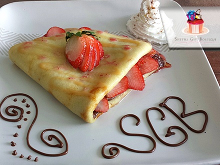 $10 por 2 Crepas, a escoger entre: Nutella, guineo, mini marshmallows, fresas, dulce de leche, mantecado, cheesecake original, queso crema con guayaba, frutas del momento, galleta chocolate chip, pecan o Sara Lee + 2 Cafés o bebidas de tu elección + 15% de Descuento en tu próxima visita