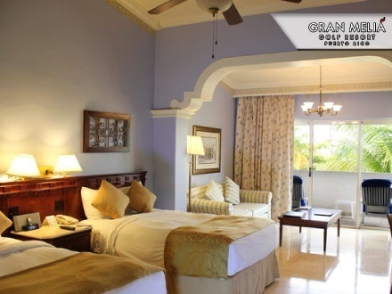 ¡Escapada romántica para 2! $339 por Estadía de 3 días y 2 noches en DÍAS DE SEMANA en habitación Garden View en el RED LEVEL para 2 adultos + Desayuno bufé diario con estación de omelette para 2 + "Happy Hour" diario de champán, vino y cerveza en el Red Level Lounge + 40% de Descuento en tratamientos de 50 minutos en YHI Spa + Servicio de mayordomo