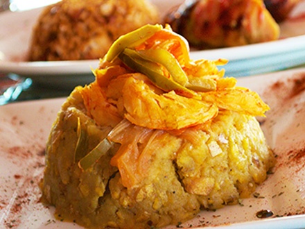 ¡Celebra la gran apertura! $23 por 2 Platos principales, a escoger entre: Churrasco Angus en salsa de setas con 1 acompañante, Pechuga rellena de queso suizo en salsa de guayaba con 1 acompañante o Mofongo relleno de camarones, pollo, churrasco o pulpo + 2 Copas de sangría de la casa + 1 Flan de queso o vainilla para compartir