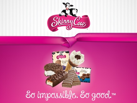¡Escoge una o ambas! Recibe 1 Unidad de Chocolates Skinny Cow® de .77 oz - 1.0 oz GRATIS con tu compra de 2 Unidades de chocolates Skinny Cow de .77 oz - 1 oz y/o Recibe $2 de Descuento en tu compra de un Empaque de mantecado Skinny Cow® de 4, 5 ó 6 unidades